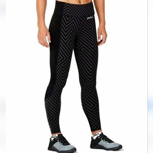 2XU Black and Gray Fitness Compression Tights Size Medium